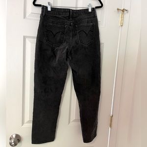 Levi’s mid rise, straight leg black jeans, size 28